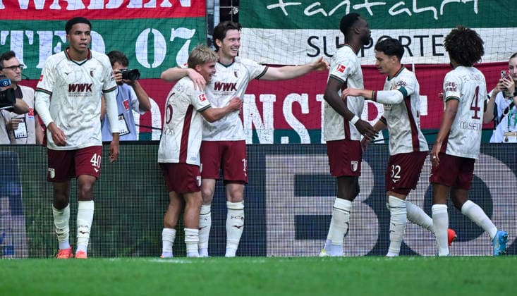 12.09.2026, xemx, Fussball 1.Bundesliga, FC Augsburg - Bayer 04 Leverkusen v.l. Michael Gregoritsch (FC Augsburg) Jubel, Torjubel, celebrate the goal, jubelt ueber das Tor zum 2:1 (DFL DFB REGULATIONS PROHIBIT ANY USE OF PHOTOGRAPHS as IMAGE SEQUENCES and or QUASI-VIDEO) Augsburg *** September 12, 2026, xemx, Soccer, Bundesliga 1, FC Augsburg vs. Bayer 04 Leverkusen – Michael Gregoritsch of FC Augsburg celebrates, Goal celebration, celebrating the goal, celebrating the 2–1 goal DFL DFB REGULATIONS PROHIBIT ANY USE OF PHOTOGRAPHS as IMAGE SEQUENCES and or QUASI-VIDEO Augsburg