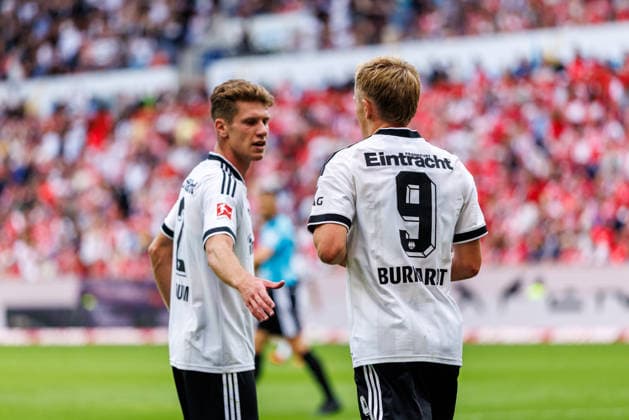 MAINZ, GERMANY - SEPTEMBER 12: Jonathan Burkardt (Eintracht Frankfurt, 9) celebrates scoring his team s second goal with teammates during the Bundesliga match between 1. FSV Mainz 05 vs. Eintracht Frankfurt at MEWA Arena on matchday 3 of the 1. Bundesliga on September 12, 2026 in Mainz, Germany. DFL REGULATIONS PROHIBIT ANY USE OF PHOTOGRAPHS AS IMAGE SEQUENCES AND OR QUASI-VIDEO. Rhineland-Palatinate Germany Copyright: xStephanxHahnex