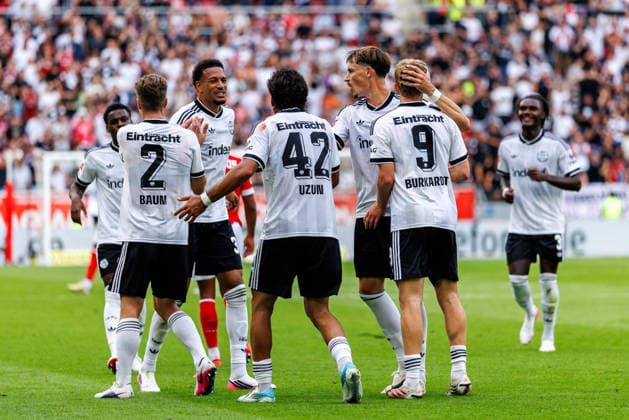 MAINZ, GERMANY - SEPTEMBER 12: Jonathan Burkardt (Eintracht Frankfurt, 9) celebrates scoring his team s second goal with teammates during the Bundesliga match between 1. FSV Mainz 05 vs. Eintracht Frankfurt at MEWA Arena on matchday 3 of the 1. Bundesliga on September 12, 2026 in Mainz, Germany. DFL REGULATIONS PROHIBIT ANY USE OF PHOTOGRAPHS AS IMAGE SEQUENCES AND OR QUASI-VIDEO. Rhineland-Palatinate Germany Copyright: xStephanxHahnex