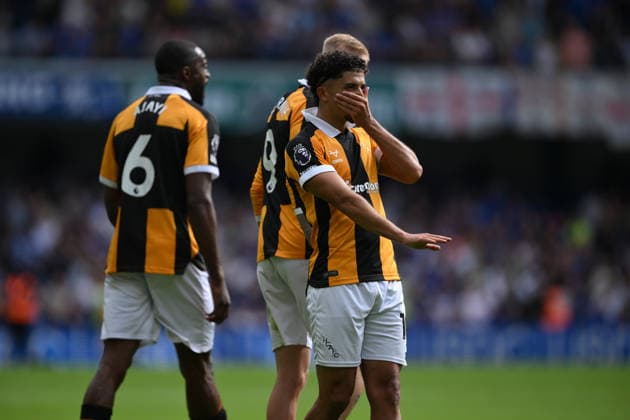 Chelsea v Hull City Premier League Hull City s Mohamed Belloumi celebrates scoring their second goal during the Premier League match at Stamford Bridge, London 12 09 2026 UK Newspapers OUT Copyright: xDanielxHamburyx FIL-23926-0101