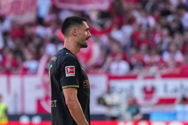 1. Bundesliga: SC Freiburg vs Borussia Mönchengladbach, 12.09.2026 Tim Kleindienst (Borussia Mönchengladbach, 11) auf dem Weg vom Platz nach der Roten Karte 1. Bundesliga: SC Freiburg vs Borussia Mönchengladbach, Europa-Park-Stadion, 12.09.2026 DFB DFL REGULATIONS PROHIBIT ANY USE OF PHOTOGRAPHS AS IMAGE SEQUENCES AND OR QUASI-VIDEO. *** 1 Bundesliga SC Freiburg vs. Borussia Mönchengladbach, September 12, 2026 Tim Kleindienst of Borussia Mönchengladbach, No. 11, on his way off the field after receiving a red card 1 Bundesliga SC Freiburg vs. Borussia Mönchengladbach, Europa-Park Stadium, September 12, 2026 DFB DFL REGULATIONS PROHIBIT ANY USE OF PHOTOGRAPHS AS IMAGE SEQUENCES AND OR QUASI-VIDEO u009D Copyright: xBEAUTIFULxSPORTS Boscox