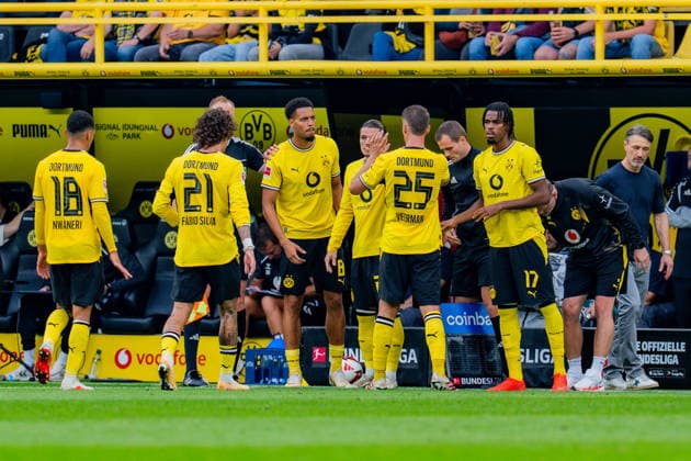 1. Bundesliga, 3. Spieltag, Borussia Dortmund vs. SC Paderborn 07 am 12.09.2026 Dreifach Auswechselung Ethan Nwaneri Fabio Silva Joey Veerman gegen Felix Nmecha Marcel Sabitzer Carney Chukwuemeka mit Niko Kovac *** Bundesliga 1, Matchday 3, Borussia Dortmund vs. SC Paderborn 07 on September 12, 2026: Triple substitution—Ethan Nwaneri, Fabio Silva, and Joey Veerman for Felix Nmecha, Marcel Sabitzer, and Carney Chukwuemeka—under Niko Kovac Copyright: xBahhoxKarax