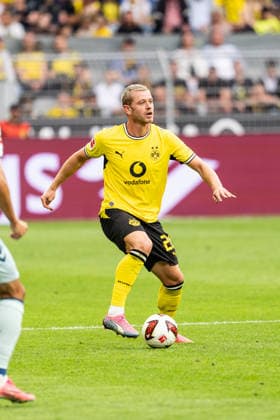 12.09.2026, GER, Bundesliga, 3. Spieltag, Saison 2026 2027 - BV Borussia Dortmund vs. SC Paderborn Julian Ryerson (Borussia Dortmund, 26) Einzelaktion; Ganzkörper Ganzkoerper ; Ball am Fuss; Dortmund Signal Iduna Park Dortmund Deutschland *** September 12, 2026, GER, Bundesliga, Matchday 3, 2026–2027 Season, BV Borussia Dortmund vs. SC Paderborn, Julian Ryerson, Borussia Dortmund, 26, individual play, full body, ball at his feet, Dortmund, Signal Iduna Park, Dortmund, Germany Copyright: xnordphotoxGmbHx xChristianxSchulzex