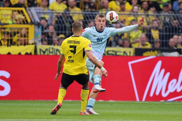 Dortmund, Deutschland: 12.09.2026 - 1. Bundesliga 2026 27 - 3. Spieltag - Borussia Dortmund vs. SC Paderborn Im Bild: v.li. im Zweikampf Waldemar Anton (BVB) und Gabriel Vidovic (Paderborn) (DFL DFB REGULATIONS PROHIBIT ANY USE OF PHOTOGRAPHS as IMAGE SEQUENCES and or QUASI-VIDEO) *** *** Dortmund, Germany, September 12, 2026, Bundesliga 1, 2026–27, Matchday 3: Borussia Dortmund vs. SC Paderborn. Pictured, from left, in a tackle: Waldemar Anton (BVB) and Gabriel Vidovic (Paderborn). DFL and DFB regulations prohibit any use of photographs as IMAGE SEQUENCES and or QUASI-VIDEO *** Copyright: HMBxMedia MadeleinexFantini