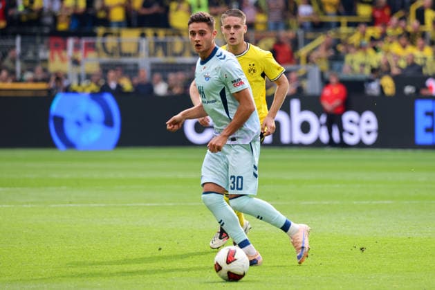 Dortmund, Deutschland: 12.09.2026 - 1. Bundesliga 2026 27 - 3. Spieltag - Borussia Dortmund vs. SC Paderborn Im Bild: v.li. Stefano Marino (Paderborn) und Joey Veerman (BVB) (DFL DFB REGULATIONS PROHIBIT ANY USE OF PHOTOGRAPHS as IMAGE SEQUENCES and or QUASI-VIDEO) *** *** Dortmund, Germany September 12, 2026, Bundesliga 2026-27, Matchday 3: Borussia Dortmund vs. SC Paderborn. Pictured from left: Stefano Marino (Paderborn) and Joey Veerman (BVB). DFL, DFB regulations prohibit any use of photographs as image sequencesENCES and or QUASI-VIDEO *** Copyright: HMBxMedia MadeleinexFantini