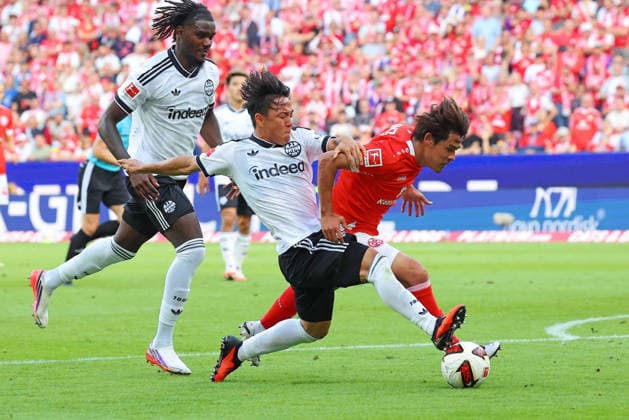 Mainz, Deutschland 12. September 2026: 1. BL - 2026 2027 - Sp. 3 - 1. FSV Mainz 05 gegen Eintracht Frankfurt Im Bild: v. li. im Zweikampf Keita Kosugi (Frankfurt)gegen Kaishu Sano (FSV). DFL regulations prohibit any use of photographs as image sequences and or quasi-video Mewa Arena Rheinland - Pfalz *** Mainz, Germany September 12, 2026 Bundesliga 2026–2027 Matchday 3: 1. FSV Mainz 05 vs. Eintracht Frankfurt Pictured, from left, in a tackle: Keita Kosugi (Frankfurt) vs. Kaishu Sano (FSV). DFL regulations prohibit any use of photographs as image sequences and or quasi- video footage. Mewa Arena, Rhineland-Palatinate Copyright: xFotostandx xRacochax