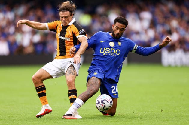 Chelsea v Hull City 12 September 2026, London - Premier League Football - Chelsea v Hull City - Reece James of Chelsea and Regan Slater of Hull City - Photo: Jacques Feeney Offside. London UK *** Chelsea gegen Hull City, 12. September 2026, London, Premier League, Fußball: Chelsea gegen Hull City – Reece James von Chelsea und Regan Slater von Hull City. Foto: Jacques Feeney, Offside, London, Großbritannien  Copyright: xJacquesxFeeneyx xOffsidexOffside