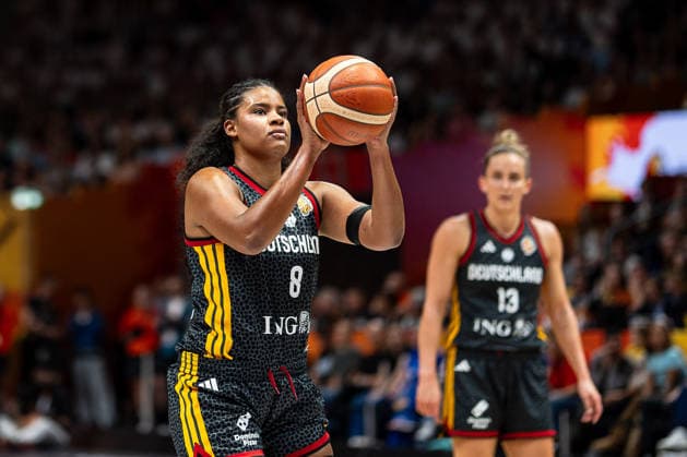 Nyara Sabally (Deutschland, 08) beim Freiwurf, GER, Frankreich vs. Deutschland, Basketball, FIBA Women s World Cup 2026, Halbfinale, 12.09.2026 GER, Frankreich vs. Deutschland, Basketball, FIBA Women s World Cup 2026, Halbfinale, 12.09.2026 Berlin Copyright: xEibner-Pressefoto MaxxVincenx EP_MVN