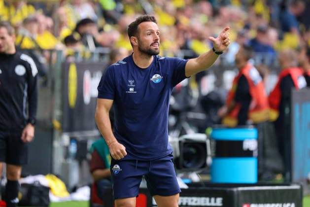 Dortmund, Deutschland: 12.09.2026 - 1. Bundesliga 2026 27 - 3. Spieltag - Borussia Dortmund vs. SC Paderborn Im Bild: Cheftrainer Ralf Kettemann (Paderborn) (DFL DFB REGULATIONS PROHIBIT ANY USE OF PHOTOGRAPHS as IMAGE SEQUENCES and or QUASI-VIDEO) *** *** Dortmund, Germany, September 12, 2026, Bundesliga 1, 2026–27, Matchday 3: Borussia Dortmund vs. SC Paderborn. Pictured: Head Coach Ralf Kettemann, Paderborn. DFL and DFB regulations prohibit any use of photographs as image sequences and or QUASI-VIDEO *** Copyright: HMBxMedia MadeleinexFantini