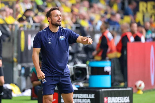 Dortmund, Deutschland: 12.09.2026 - 1. Bundesliga 2026 27 - 3. Spieltag - Borussia Dortmund vs. SC Paderborn Im Bild: Cheftrainer Ralf Kettemann (Paderborn) (DFL DFB REGULATIONS PROHIBIT ANY USE OF PHOTOGRAPHS as IMAGE SEQUENCES and or QUASI-VIDEO) *** *** Dortmund, Germany, September 12, 2026, Bundesliga 1, 2026–27, Matchday 3: Borussia Dortmund vs. SC Paderborn. Pictured: Head Coach Ralf Kettemann, Paderborn. DFL and DFB regulations prohibit any use of photographs as image sequences and or QUASI-VIDEO *** Copyright: HMBxMedia MadeleinexFantini