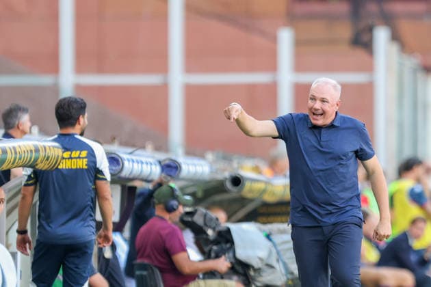 Frosinone s head coach Massimiliano Alvini during the Serie A soccer match between Genoa and Frosinone at the Luigi Ferraris Stadium in Genoa, Italy - Saturday, September 12, 2026. - Soccer .  Copyright: xTanoxPecoraro LaPressex