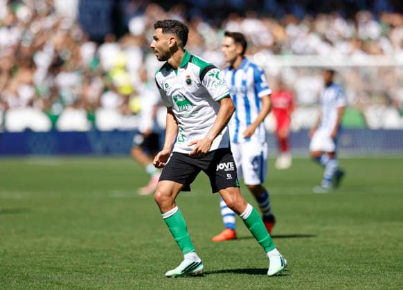 Real Racing Club de Santander v Deportivo Alaves - LaLiga EA Sports 2026 27 Ivan Martin of Racing de Santander looks on during the LaLiga EA Sports match between Racing de Santander and Deportivo Alaves at El Sardinero Stadium in Santander, Spain, on September 12, 2026. Santander Cantabria Spain  Copyright: xDavidxFernandezx originalFilename:fern__ndez-racingde260912_npFBT.jpg