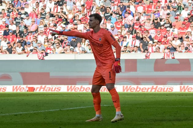 Moritz Nicolas (Borussia Moenchengladbach, 01) mit Gestik. GER, SC Freiburg vs Bor. Moenchengladbach, Fussball, Bundesliga, 3. Spieltag, Saison 2026 2027, 12.09.2026 DFL DFB REGULATIONS PROHIBIT ANY USE OF PHOTOGRAPHS AS IMAGE SEQUENCES AND OR QUASI-VIDEO GER, SC Freiburg vs Bor. Moenchengladbach, Fussball, Bundesliga, 3. Spieltag, Saison 2026 2027, 12.09.2026 Freiburg *** Moritz Nicolas, Borussia Mönchengladbach, No. 01 gesturing (GER), SC Freiburg vs. Borussia Mönchengladbach, soccer, Bundesliga, Matchday 3, 2026–2027 season, September 12, 2026 DFL DFB regulations prohibit any use of photographs as image sequences and or quasi-video (GER), SC Freiburg vs. Bor Moenchengladbach, soccer, Bundesliga, Matchday 3, 2026–2027 season, September 12, 2026, Freiburg Copyright: xEibner-Pressefotox EP_THS