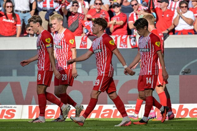Jubel zum Tor zum 3:0 durch Igor Matanovic (SC Freiburg, 31) mit Maximilian Eggestein (SC Freiburg, 08), Matthias Ginter (SC Freiburg, 28), Philipp Treu (SC Freiburg, 29), Yuito Suzuki (SC Freiburg, 14) GER, SC Freiburg vs Bor. Moenchengladbach, Fussball, Bundesliga, 3. Spieltag, Saison 2026 2027, 12.09.2026 DFL DFB REGULATIONS PROHIBIT ANY USE OF PHOTOGRAPHS AS IMAGE SEQUENCES AND OR QUASI-VIDEO GER, SC Freiburg vs Bor. Moenchengladbach, Fussball, Bundesliga, 3. Spieltag, Saison 2026 2027, 12.09.2026 Freiburg *** Celebration after Igor Matanovic of SC Freiburg (No. 31) scored the 3-0 goal with Maximilian Eggestein of SC Freiburg, 08, Matthias Ginter (SC Freiburg, 28), Philipp Treu (SC Freiburg, 29), Yuito Suzuki (SC Freiburg, 14 GER), SC Freiburg vs. Borussia Mönchengladbach, soccer, Bundesliga, Matchday 3, 2026–2027 season, September 12, 2026 DFL DFB regulations prohibit any use of photographs as image sequences and or quasi-video GER, SC Freiburg vs. Borussia Mönchengladbach, Soccer, Bundesliga, Matchday 3, 2026–2027 Season, September 12, 2026, Freiburg Copyright: xEibner-Pressefotox EP_THS