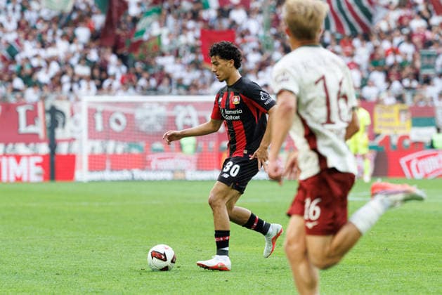 Ibrahim Maza (30, Bayer 04 Leverkusen) beim Spiel zwischen FC Augsburg v Bayer 04 Leverkusen, Fussball, Herren, Bundesliga, 2026 2027, 3.Spieltag am 12.09.2026 in Augsburg, WWK ARENA. DFL and DFB regulations prohibit any use of photographs as image sequences and or quasi-video. Bayern Deutschland *** Ibrahim Maza, 30, Bayer 04 Leverkusen, during the match between FC Augsburg and Bayer 04 Leverkusen, soccer, men s, Bundesliga, 2026–2027, Matchday 3 on September 12, 2026, in Augsburg, WWK ARENA. DFL and DFB regulations prohibit any use of photographs as image sequences and or quasi-video. Bavaria, Germany