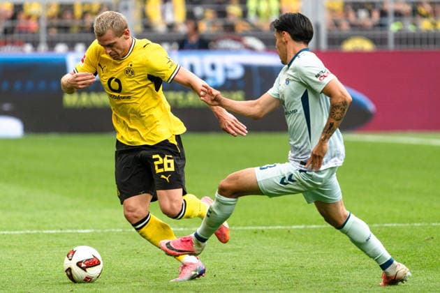 Deutschland: Bundesliga 2026 2027 3. Spieltag, Borussia Dortmund vs. SC Paderborn 07 , Samstag, 12.09.2026 Signal Iduna Park, Nordrhein-Westfalen Julian Ryerson (Borussia Dortmund, 26) Raphael Obermair *** Germany Bundesliga 2026–2027, Matchday 3: Borussia Dortmund vs. SC Paderborn 07, Saturday, September 12, 2026, Signal Iduna Park, North Rhine-Westphalia; Julian Ryerson (Borussia Dortmund), 26; Raphael Obermair Copyright: xCelinaxLeiersx