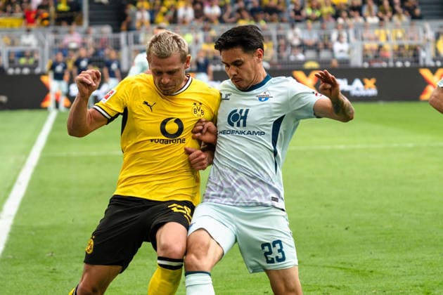 Deutschland: Bundesliga 2026 2027 3. Spieltag, Borussia Dortmund vs. SC Paderborn 07 , Samstag, 12.09.2026 Signal Iduna Park, Nordrhein-Westfalen Julian Ryerson (Borussia Dortmund, 26) Raphael Obermair *** Germany Bundesliga 2026–2027, Matchday 3: Borussia Dortmund vs. SC Paderborn 07, Saturday, September 12, 2026, Signal Iduna Park, North Rhine-Westphalia; Julian Ryerson (Borussia Dortmund), 26; Raphael Obermair Copyright: xCelinaxLeiersx