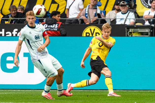 Deutschland: Bundesliga 2026 2027 3. Spieltag, Borussia Dortmund vs. SC Paderborn 07 , Samstag, 12.09.2026 Signal Iduna Park, Nordrhein-Westfalen Daniel Svensson (Borussia Dortmund, 24) *** Germany Bundesliga 2026–2027, Matchday 3: Borussia Dortmund vs. SC Paderborn 07, Saturday, September 12, 2026, Signal Iduna Park, North Rhine-Westphalia; Daniel Svensson, Borussia Dortmund, 24 Copyright: xCelinaxLeiersx