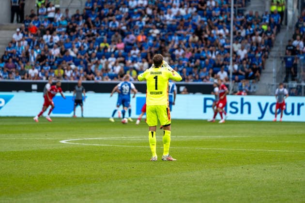 Fussball: 1. Bundesliga, 3. Spieltag, TSG Hoffenheim - VfB Stuttgart am 12.09.2026 in Sinsheim (SNP Arena), Deutschland, Saison 2026 2027: Oliver Baumann (TSG Hoffenheim, 1) Sinsheim SNP Arena Deutschland *** Soccer: Bundesliga 1, Matchday 3, TSG Hoffenheim vs. VfB Stuttgart on September 12, 2026, at Sinsheim SNP Arena, Germany, 2026–2027 season; Oliver Baumann, TSG Hoffenheim; 1, Sinsheim SNP Arena, Germany Copyright: xPhilippxImhofx