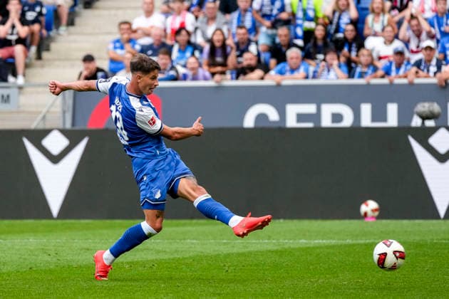 Torschütze Adam Hlozek (Hoffenheim, 10), erzielt das Tor zum 2:1, Treffer, Torerfolg, Highlight, Action, Aktion, Spielszene, 12.09.2026, Sinsheim (Deutschland), Fussball, Bundesliga, TSG 1899 Hoffenheim - VfB Stuttgart, DFB DFL REGULATIONS PROHIBIT ANY USE OF PHOTOGRAPHS AS IMAGE SEQUENCES AND OR QUASI-VIDEO. *** Goal scorer Adam Hlozek of Hoffenheim, 10, scores the goal to make it 2-1; goal, scoring, highlight, action, play, game scene, September 12, 2026, Sinsheim, Germany, soccer, Bundesliga, TSG 1899 Hoffenheim vs. VfB Stuttgart, DFB and DFL regulations prohibit any use of photographs as image sequences and or quasi-video xozx