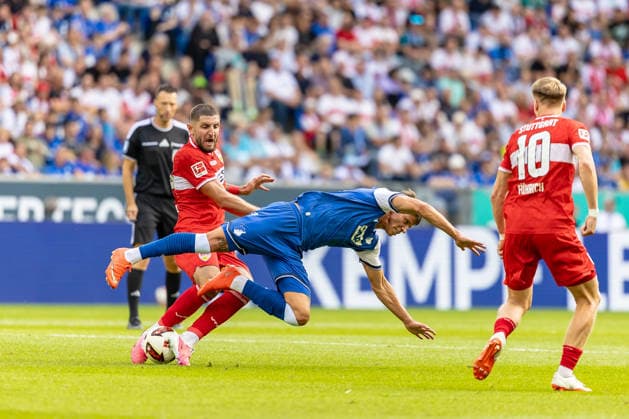 Harter Zweikampf Jeff Chabot (VfB Stuttgart, 24) Adam Hlozek (TSG Hoffenheim, 10) faellt zu Boden daneben Chris Fuehrich (VfB Stuttgart, 10), GER, TSG Hoffenheim vs. VfB Stuttgart, Fussball, 1. Bundesliga, 03. Spieltag, Spielzeit 2026 2027, 12.09.2026, DFL DFB REGULATIONS PROHIBIT ANY USE OF PHOTOGRAPHS AS IMAGE SEQUENCES AND OR QUASI-VIDEO, GER, TSG Hoffenheim vs. VfB Stuttgart, Fussball, 1. Bundesliga, 03. Spieltag, Spielzeit 2026 2027, 12.09.2026 Sinsheim *** Fierce tackle: Jeff Chabot (VfB Stuttgart), 24, and Adam Hlozek (TSG Hoffenheim), 10, fall to the ground; next to them, Chris Fuehrich (VfB Stuttgart), 10, GER; TSG Hoffenheim vs. VfB Stuttgart, soccer, Bundesliga 1, Matchday 03, 2026–2027 season, September 12, 2026, DFL and DFB regulations prohibit any use of photographs as image sequences and or quasi-video, GER, TSG Hoffenheim vs. VfB Stuttgart, soccer, Bundesliga 1, Matchday 3, 2026–2027 Season, September 12, 2026, Sinsheim Copyright: xEibner-Pressefoto JanixPlessx EP_JPL