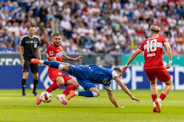Harter Zweikampf Jeff Chabot (VfB Stuttgart, 24) Adam Hlozek (TSG Hoffenheim, 10) faellt zu Boden daneben Chris Fuehrich (VfB Stuttgart, 10), GER, TSG Hoffenheim vs. VfB Stuttgart, Fussball, 1. Bundesliga, 03. Spieltag, Spielzeit 2026 2027, 12.09.2026, DFL DFB REGULATIONS PROHIBIT ANY USE OF PHOTOGRAPHS AS IMAGE SEQUENCES AND OR QUASI-VIDEO, GER, TSG Hoffenheim vs. VfB Stuttgart, Fussball, 1. Bundesliga, 03. Spieltag, Spielzeit 2026 2027, 12.09.2026 Sinsheim *** Fierce tackle: Jeff Chabot (VfB Stuttgart), 24, and Adam Hlozek (TSG Hoffenheim), 10, fall to the ground; next to them, Chris Fuehrich (VfB Stuttgart), 10, GER; TSG Hoffenheim vs. VfB Stuttgart, soccer, Bundesliga 1, Matchday 03, 2026–2027 season, September 12, 2026, DFL and DFB regulations prohibit any use of photographs as image sequences and or quasi-video, GER, TSG Hoffenheim vs. VfB Stuttgart, soccer, Bundesliga 1, Matchday 3, 2026–2027 Season, September 12, 2026, Sinsheim Copyright: xEibner-Pressefoto JanixPlessx EP_JPL