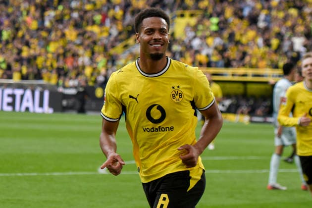 Felix Nmecha (Dortmund 8) jubelt nach dem Tor zum 2:0 12.09.2026 ¢ Fussball ¢ Borussia Dortmund vs SC Paderborn 07, Signal Iduna Park, Dortmund, DFB DFL REGULATIONS PROHIBIT ANY USE OF PHOTOGRAPHS AS IMAGE SEQUENCES AND OR QUASI-VIDEO *** Felix Nmecha (Dortmund 8) celebrates after scoring the goal to make it 2–0 on September 12, 2026 ¢ Soccer ¢ Borussia Dortmund vs. SC Paderborn 07, Signal Iduna Park, Dortmund, DFB and DFL regulations prohibit any use of photographs as image sequences and or quasi-video Copyright: xpepphotox xSaschaxWeizx pep00321, pep_20260912_sw