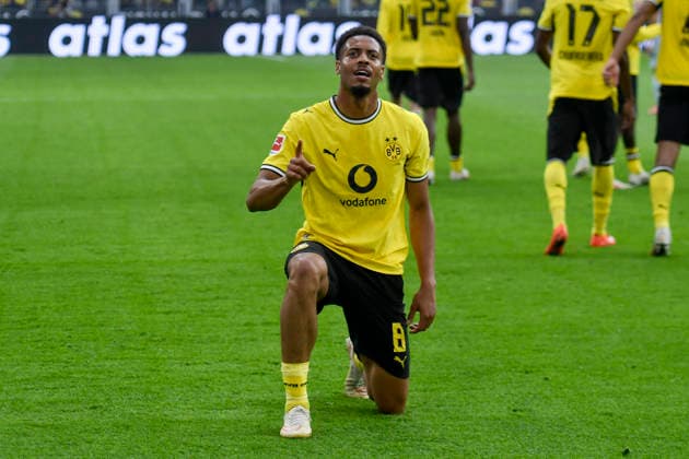 Felix Nmecha (Dortmund 8) jubelt nach dem Tor zum 2:0 12.09.2026 ¢ Fussball ¢ Borussia Dortmund vs SC Paderborn 07, Signal Iduna Park, Dortmund, DFB DFL REGULATIONS PROHIBIT ANY USE OF PHOTOGRAPHS AS IMAGE SEQUENCES AND OR QUASI-VIDEO *** Felix Nmecha (Dortmund 8) celebrates after scoring the goal to make it 2–0 on September 12, 2026 ¢ Soccer ¢ Borussia Dortmund vs. SC Paderborn 07, Signal Iduna Park, Dortmund, DFB and DFL regulations prohibit any use of photographs as image sequences and or quasi-video Copyright: xpepphotox xSaschaxWeizx pep00321, pep_20260912_sw