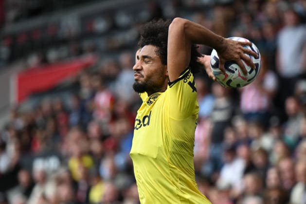 12th September 2026; Vitality Stadium, Bournemouth, England; Premier League Football, Bournemouth versus Brentford; Kevin Schade of Brentford FC takes a long range throw in to the penalty area SimonxWest
