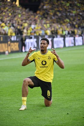 Jubel 2:0 Felix Nmecha (Borussia Dortmund) 12.09.2026, Fussball 1. Bundesliga, Saison 2026 2027, 3. Spieltag, Borussia Dortmund - SC Paderborn 07 DFL regulations prohibit any use of photographs as image sequences and or quasi-video Dortmund Signal Iduna Park Nordrhein Westfalen Deutschland *** Celebration 2-0 Felix Nmecha Borussia Dortmund September 12, 2026, Soccer 1st Bundesliga, 2026-2027 Season, Matchday 3, Borussia Dortmund vs. SC Paderborn 07. DFL regulations prohibit any use of photographs as image sequences and or quasi-video. Dortmund, Signal Iduna Park, North Rhine-Westphalia, Germany Team2