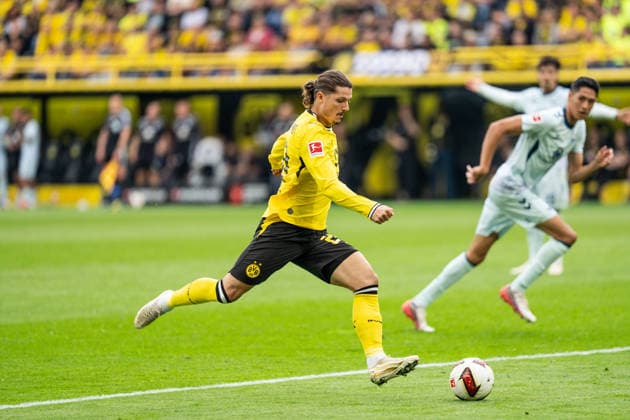 12.09.2026, GER, Bundesliga, 3. Spieltag, Saison 2026 2027 - BV Borussia Dortmund vs. SC Paderborn Marcel Sabitzer (Borussia Dortmund, 20) Einzelaktion; Ganzkörper Ganzkoerper ; Ball am Fuss; Dortmund Signal Iduna Park Dortmund Deutschland *** September 12, 2026, GER, Bundesliga, Matchday 3, 2026–2027 Season, BV Borussia Dortmund vs. SC Paderborn, Marcel Sabitzer, Borussia Dortmund, 20 individual plays, full-body, ball at his feet, Dortmund, Signal Iduna Park, Dortmund, Germany Copyright: xnordphotoxGmbHx xChristianxSchulzex