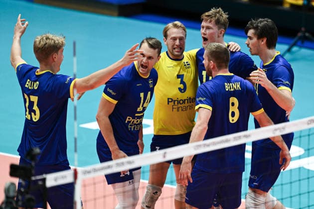 260912 Axel Enlund, Jacob Link, Joel Andersson, Patrik Johansson and Alfred Brink of Sweden celebrate during the CEV EuroVolley 2026 group stage volleyball match between Sweden and Czech Republic on September 12, 2026 in Modena. Photo: Bildbyran EXT BILDBYRAN COP 18 XY0129 volleyboll volleyball volleyboll-em sverige tjeckien cev eurovolley 2026 sweden czech republic bbeng jubel Copyright: BILDBYRANxEXT BB260912BB949