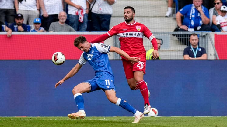 v.li.: Fisnik Asllani (Hoffenheim, 11), Deniz Undav (VfB, 26), Zweikampf, Spielszene, Duell, duel, tackle, tackling, Dynamik, Action, Aktion, 12.09.2026, Sinsheim (Deutschland), Fussball, Bundesliga, TSG 1899 Hoffenheim - VfB Stuttgart, DFB DFL REGULATIONS PROHIBIT ANY USE OF PHOTOGRAPHS AS IMAGE SEQUENCES AND OR QUASI-VIDEO. *** v li Fisnik Asllani Hoffenheim, 11, Deniz Undav VfB, 26, tackle, game scene, duel, tackle, tackling, dynamic, action, 12 09 2026, Sinsheim, Germany, soccer, Bundesliga, TSG 1899 Hoffenheim vs. VfB Stuttgart, DFB and DFL regulations prohibit any use of photographs as image sequences and or quasi-video xozx