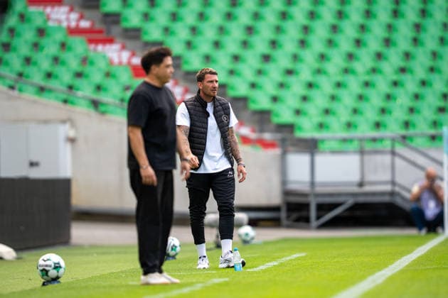 Pascal Reinhardt (Trainer SG Sonnenhof Großaspach) und im Vordergrund Samir Ferchichi (Cheftrainer Coach TSV Havelse), TSV Havelse vs. SG Sonnenhof Großaspach, Fussball, 3. Liga, 5. Spieltag, 06.09.2026, DFB regulations prohibit any use of photographs as image sequences and or quasi-video Hannover Niedersachsen Deutschland