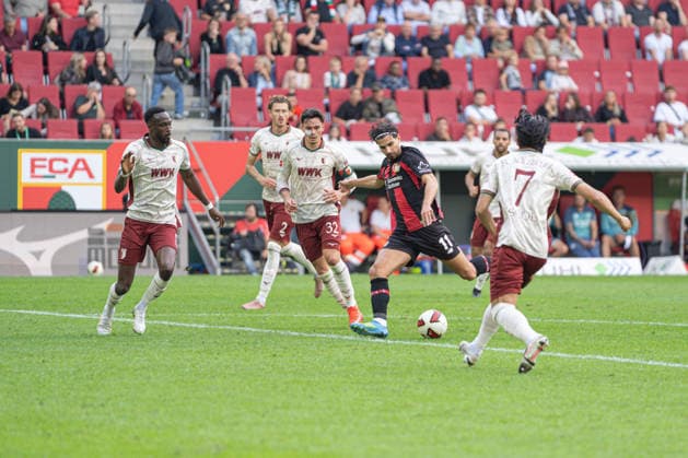Martin Terrier (11 Leverkusen) in Aktion beim Bundesligaspiel FC Augsburg - Bayer 04 Leverkusen am 12.09.2026. Augsburg WWK Arena Bayern Deutschland *** Martin Terrier 11 of Leverkusen in action during the Bundesliga match between FC Augsburg and Bayer 04 Leverkusen on September 12, 2026, at the WWK Arena in Augsburg, Bavaria, Germany