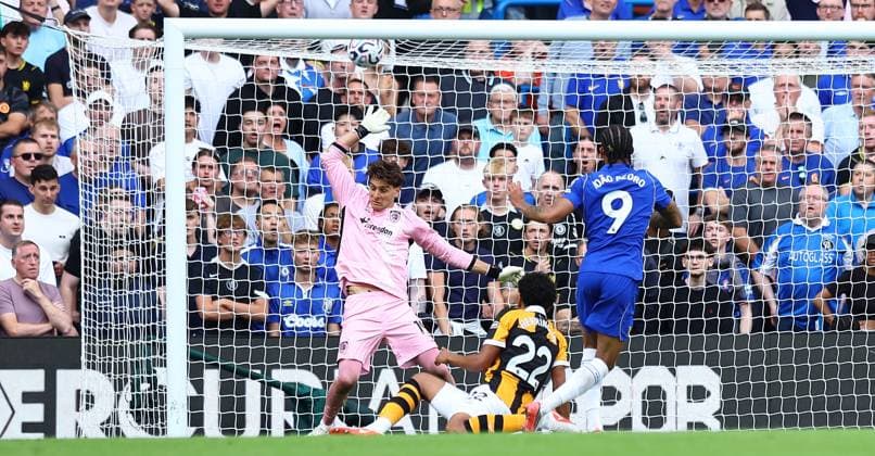 Joao Pedro of Chelsea scores their sides second goal past Konstantinos Tzolakis of Hull City Chelsea v Hull City, Premier League, Football, Football, Stamford Bridge, London, UK - 12 Sep 2026London Stamford Bridge United Kingdom EDITORIAL USE ONLY No use with unauthorised audio, video, data, fixture lists, club league logos or live services. Online in-match use limited to 120 images, no video emulation. No use in betting, games or single club league player publications.  Copyright: xMichaelxZemanek Shutterstockx 17144546av