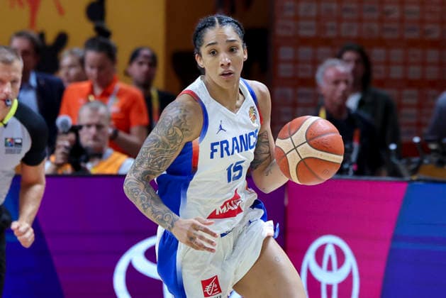 Gabby Williams (France) controls the ball during the FIBA Women s Basketball World Cup Germany 2026 semifinals match between France and Germany at Berlin Arena on September 12, 2026 in Berlin, Germany. (Photo by Marco Steinbrenner DeFodi Images) -
