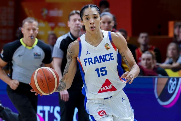 Gabby Williams (France) controls the ball during the FIBA Women s Basketball World Cup Germany 2026 semifinals match between France and Germany at Berlin Arena on September 12, 2026 in Berlin, Germany. (Photo by Marco Steinbrenner DeFodi Images) -
