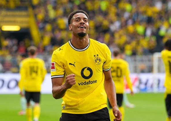 Felix Nmecha (Borussia Dortmund, 8) gestikuliert nach seinem Tor zum 2:0 in Richtung der Fans. GER, Borussia Dortmund vs SC Paderborn 07, 1. Bundesliga, 3. Spieltag, Saison 2026-27, Signal Iduna Park, Dortmund, 12.09.2026 DFL REGULATIONS PROHIBIT ANY USE OF PHOTOGRAPHS AS IMAGE SEQUENCES AND OR QUASI-VIDEO GER, Borussia Dortmund vs SC Paderborn 07, 1. Bundesliga, 3. Spieltag, Saison 2026-27, 12.09.2026 Dortmund *** Felix Nmecha of Borussia Dortmund, 8, gestures toward the fans after scoring the 2-0 goal. GER, Borussia Dortmund vs. SC Paderborn 07, 1 Bundesliga, Matchday 3, 2026–27 season, Signal Iduna Park, Dortmund, September 12, 2026. DFL regulations prohibit any use of photographs as image sequences and or quasi-video. GER, Borussia Dortmund vs. SC Paderborn 07, Bundesliga 1, Matchday 3, 2026–27 season, September 12, 2026, Dortmund Copyright: xEibner-Pressefoto ScottxColemanx EP_SCN