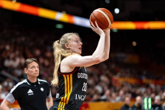 Frieda Buehner (Deutschland, 20) beim Wurf, GER, Frankreich vs. Deutschland, Basketball, FIBA Women s World Cup 2026, Halbfinale, 12.09.2026 GER, Frankreich vs. Deutschland, Basketball, FIBA Women s World Cup 2026, Halbfinale, 12.09.2026 Berlin Copyright: xEibner-Pressefoto MaxxVincenx EP_MVN