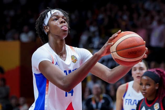 Dominique Malonga (France) controls the ball during the FIBA Women s Basketball World Cup Germany 2026 semifinals match between France and Germany at Berlin Arena on September 12, 2026 in Berlin, Germany. (Photo by Marco Steinbrenner DeFodi Images) -