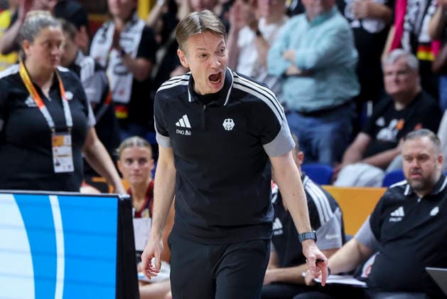 Bundestrainer Olaf Lange (Germany) looks dejected during the FIBA Women s Basketball World Cup Germany 2026 semifinals match between France and Germany at Berlin Arena on September 12, 2026 in Berlin, Germany. (Photo by Marco Steinbrenner DeFodi Images) -