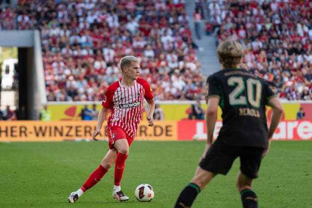 12.09.2026, xjyhynx, Fussball 1.Bundesliga, SC Freiburg - Borussia Mönchengladbach v.l., Dribbling von Matthias Ginter (28, SC Freiburg) (DFL DFB REGULATIONS PROHIBIT ANY USE OF PHOTOGRAPHS as IMAGE SEQUENCES and or QUASI-VIDEO) Freiburg *** September 12, 2026, xjyhynx, Soccer 1st Bundesliga, SC Freiburg vs. Borussia Mönchengladbach, Dribble by Matthias Ginter at 28, SC Freiburg DFL DFB REGULATIONS PROHIBIT ANY USE OF PHOTOGRAPHS as IMAGE SEQUENCES and or QUASI-VIDEO Freiburg