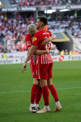 12.09.2026, xjyhynx, Fussball 1.Bundesliga, SC Freiburg - Borussia Mönchengladbach v.l., orjubel zum 4:0 durch Yannik Engelhardt (16, SC Freiburg) links Matthias Ginter (28, SC Freiburg) (DFL DFB REGULATIONS PROHIBIT ANY USE OF PHOTOGRAPHS as IMAGE SEQUENCES and or QUASI-VIDEO) Freiburg *** September 12, 2026, xjyhynx, Soccer, Bundesliga 1, SC Freiburg vs. Borussia Mönchengladbach, celebration of the 4-0 goal by Yannik Engelhardt (16), SC Freiburg s Matthias Ginter (28), SC Freiburg: DFL and DFB regulations prohibit any use of photographs as image sequences and or quasi-video. Freiburg