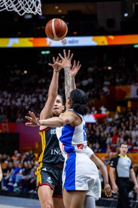 Basketball Berlin 12.09.2026 FIBA Women™s Basketball World Cup Germany 2026 Halbfinale Semifinal Frankreich (FRA) - Deutschland (GER) Leonie Fiebich (Deutschland, No.13) WILLIAMS Gabby (Frankreich, No.15)