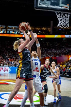Basketball Berlin 12.09.2026 FIBA Women™s Basketball World Cup Germany 2026 Halbfinale Semifinal Frankreich (FRA) - Deutschland (GER) Marie Gülich (Deutschland, No.21) Gulich SALAUN Janelle (Frankreich, No.13)