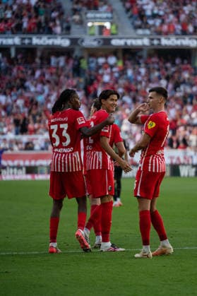 12.09.2026, xjyhynx, Fussball 1.Bundesliga, SC Freiburg - Borussia Mönchengladbach v.l., orjubel zum 4:0 durch Yannik Engelhardt (16, SC Freiburg) links Jordy Makengo (33, SC Freiburg) (DFL DFB REGULATIONS PROHIBIT ANY USE OF PHOTOGRAPHS as IMAGE SEQUENCES and or QUASI-VIDEO) Freiburg *** September 12, 2026, xjyhynx, Soccer, Bundesliga 1, SC Freiburg vs. Borussia Mönchengladbach, Yannik Engelhardt celebrating the 4-0 goal at 16, SC Freiburg’s Jordy Makengo on the left at 33, SC Freiburg: DFL and DFB regulations prohibit any use of photographs as image sequences and or quasi-video. Freiburg