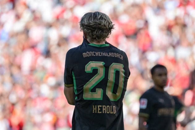 David Herold (Borussia Moenchengladbach, 20) mit Emotion nach dem Schlusspfiff. GER, SC Freiburg vs Bor. Moenchengladbach, Fussball, Bundesliga, 3. Spieltag, Saison 2026 2027, 12.09.2026 DFL DFB REGULATIONS PROHIBIT ANY USE OF PHOTOGRAPHS AS IMAGE SEQUENCES AND OR QUASI-VIDEO GER, SC Freiburg vs Bor. Moenchengladbach, Fussball, Bundesliga, 3. Spieltag, Saison 2026 2027, 12.09.2026 Freiburg *** David Herold, Borussia Mönchengladbach, 20, showing emotion after the final whistle, GER, SC Freiburg vs. Borussia Mönchengladbach, Soccer, Bundesliga, Matchday 3, 2026–2027 season, September 12, 2026 DFL DFB regulations prohibit any use of photographs as image sequences and or quasi-video GER, SC Freiburg vs. Bor Moenchengladbach, Soccer, Bundesliga, Matchday 3, 2026–2027 Season, September 12, 2026, Freiburg Copyright: xEibner-Pressefotox EP_THS
