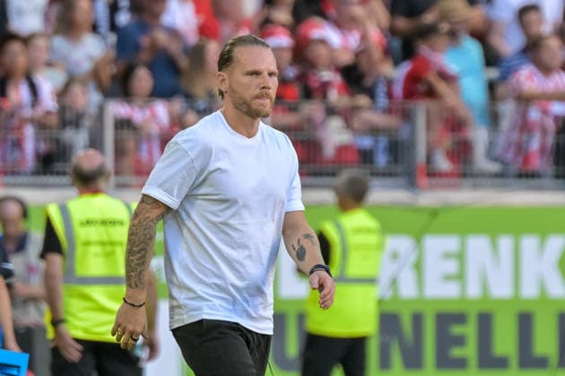 Eugen Polanski (Borussia Moenchengladbach, Trainer) nach Spielende. GER, SC Freiburg vs Bor. Moenchengladbach, Fussball, Bundesliga, 3. Spieltag, Saison 2026 2027, 12.09.2026 DFL DFB REGULATIONS PROHIBIT ANY USE OF PHOTOGRAPHS AS IMAGE SEQUENCES AND OR QUASI-VIDEO GER, SC Freiburg vs Bor. Moenchengladbach, Fussball, Bundesliga, 3. Spieltag, Saison 2026 2027, 12.09.2026 Freiburg *** Eugen Polanski, Borussia Mönchengladbach, Coach after the game (GER), SC Freiburg vs. Borussia Mönchengladbach, Soccer, Bundesliga, Matchday 3, 2026–2027 Season, September 12, 2026 DFL DFB regulations prohibit any use of photographs as image sequences and or quasi-video GER, SC Freiburg vs. Borussia Mönchengladbach, soccer, Bundesliga, Matchday 3, 2026–2027 season, September 12, 2026, Freiburg Copyright: xEibner-Pressefotox EP_THS
