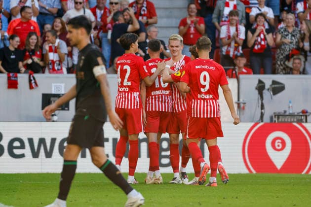Torjubel SC Freiburg beim 4:0 durch Yannik Engelhardt (SC Freiburg, 16), Freude, Begeisterung, positive Emotionen, Torerfolg , Deutschland, Fussball, 1. Bundesliga, 3.Spieltag, 2026 2027, SC Freiburg vs. Borussia Mönchengladbach, 12.09.2026, Freiburg im Breisgau Europa-Park Stadion Deutschland *** SC Freiburg celebrates Yannik Engelhardt s goal in the 4–0 victory; SC Freiburg, 16; joy, excitement, positive emotions, goal, Germany, soccer, Bundesliga 1, Matchday 3, 2026–2027, SC Freiburg vs. Borussia Mönchengladbach, September 12, 2026, Freiburg im Breisgau, Europa-Park Stadium, Germany Copyright: xGrantxHubbsx